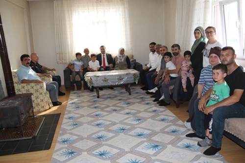 Kaymakamımız Sayın İmran DEMİREL Şehit Ailelerini Ziyaret etti.
