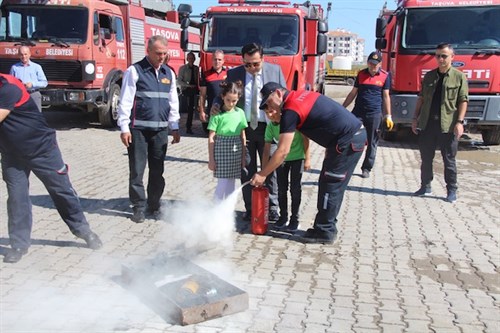 Kaymakamımız Sayın Ahmet Gökcecik Yangından Korunma Haftası Etkinliklerine Katıldı